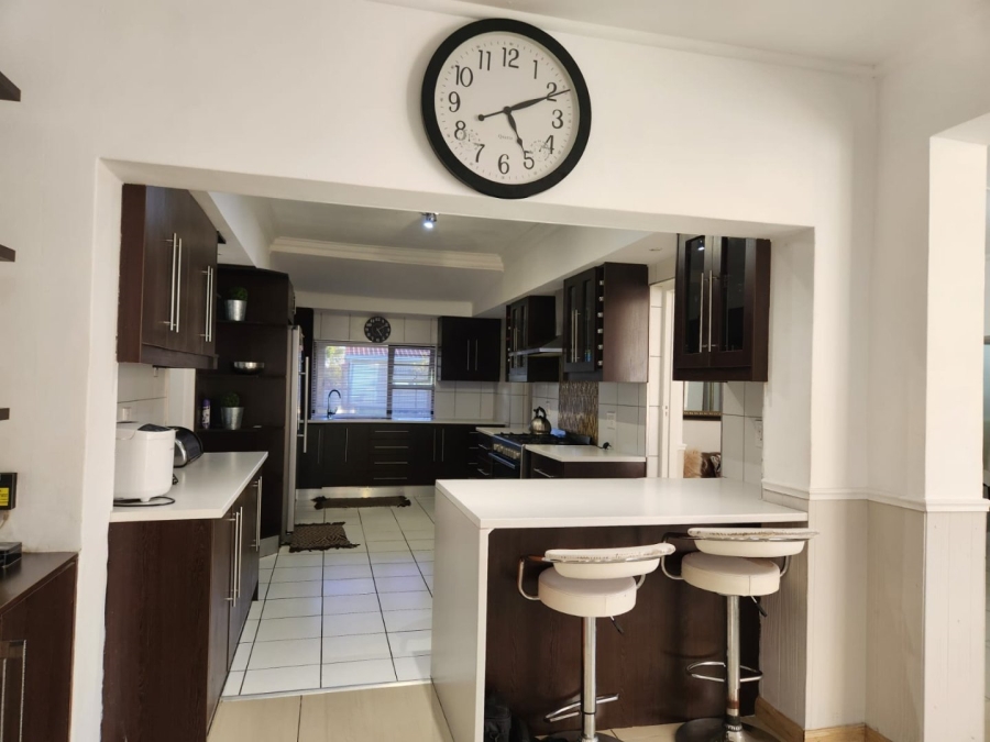 5 Bedroom Property for Sale in Bodorp Western Cape